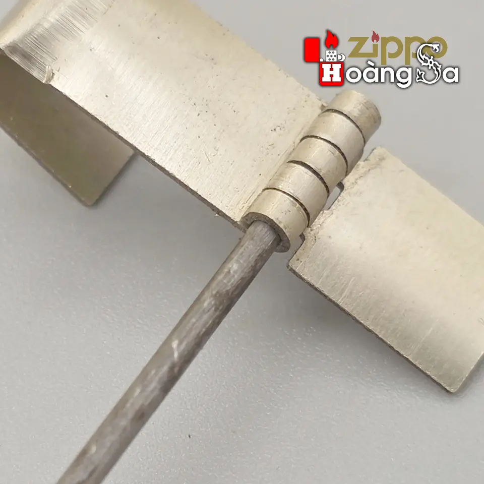 thép đặc biệt 50 cm chuyên dụng làm cốt lề 5 chấu mập zippo đời 1950 - 1955